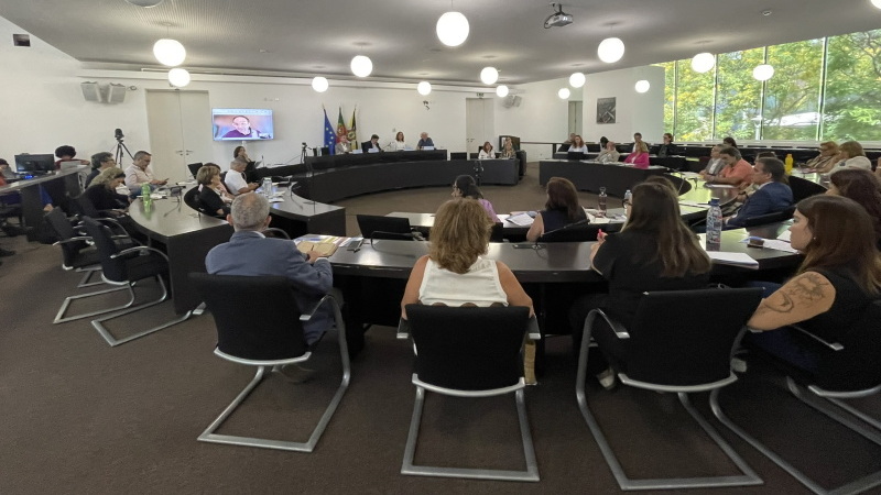 Fotografia relativa à Conferência “Direitos Humanos e Desinformação – A educação como resposta à manipulação”