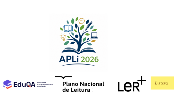Cartaz do evento APLi 2026, com o logótipo central de uma árvore que nasce de um livro aberto. Na parte inferior, surgem os logótipos das entidades parceiras: EduQA, Plano Nacional de Leitura, Ler+ e Littera.
